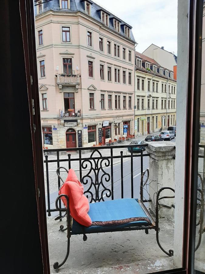 Lollis Hostel *